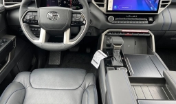 Toyota Sequoia Platinum 4WD (Natl) 2026