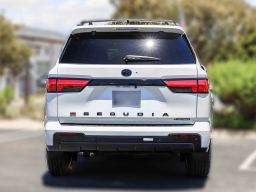 Toyota Sequoia Platinum 4WD (Natl) 2026