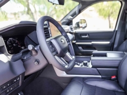 Toyota Sequoia Platinum 4WD (Natl) 2026