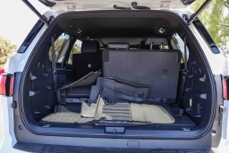 Toyota Sequoia Platinum 4WD (Natl) 2026