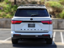 Toyota Sequoia Platinum 4WD (Natl) 2026