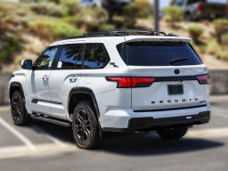 Toyota Sequoia Platinum 4WD (Natl) 2026