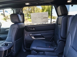 Toyota Sequoia Platinum 4WD (Natl) 2026