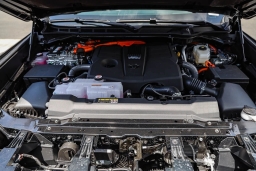 Toyota Sequoia Platinum 4WD (Natl) 2026