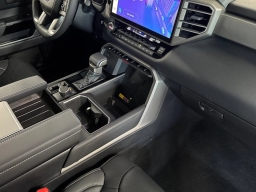 Toyota Sequoia Limited 4WD (Natl) 2026