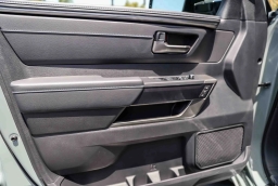 Toyota Sequoia Platinum 4WD (Natl) 2026
