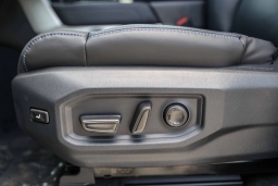 Toyota Sequoia Platinum 4WD (Natl) 2026
