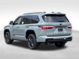 Toyota Sequoia Platinum 4WD (Natl) 2026