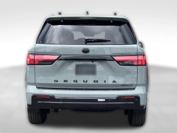 Toyota Sequoia Platinum 4WD (Natl) 2026