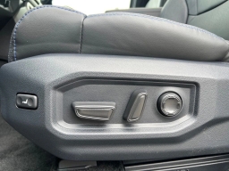 Toyota Sequoia Platinum 4WD (Natl) 2026