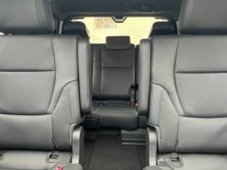 Toyota Sequoia Platinum 4WD (Natl) 2026