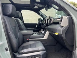 Toyota Sequoia Platinum 4WD (Natl) 2026