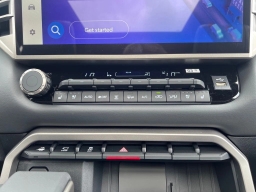 Toyota Sequoia Platinum 4WD (Natl) 2026