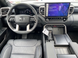 Toyota Sequoia Platinum 4WD (Natl) 2026