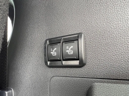 Toyota Sequoia Platinum 4WD (Natl) 2026