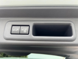 Toyota Sequoia Platinum 4WD (Natl) 2026