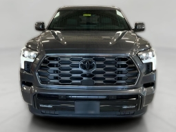 Toyota Sequoia Platinum 4WD (Natl) 2026