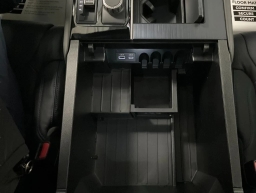 Toyota Sequoia Platinum 4WD (Natl) 2026