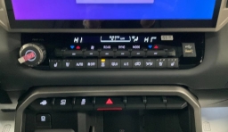 Toyota Sequoia Platinum 4WD (Natl) 2026