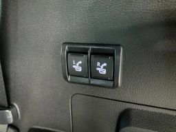Toyota Sequoia Platinum 4WD (Natl) 2026