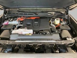 Toyota Sequoia Platinum 4WD (Natl) 2026