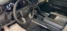 Toyota Sequoia Platinum 4WD (Natl) 2026