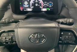 Toyota Sequoia Platinum 4WD (Natl) 2026
