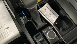 Toyota Sequoia Platinum 4WD (Natl) 2026