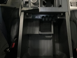 Toyota Sequoia Platinum 4WD (Natl) 2026