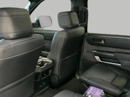 Toyota Sequoia Platinum 4WD (Natl) 2026
