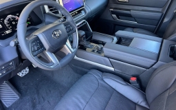 Toyota Sequoia Platinum 4WD (Natl) 2026