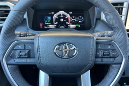 Toyota Sequoia Platinum 4WD (Natl) 2026