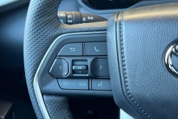 Toyota Sequoia Platinum 4WD (Natl) 2026