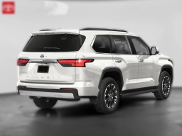 Toyota Sequoia Platinum 4WD (Natl) 2026