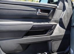 Toyota Sequoia Platinum 4WD (Natl) 2026