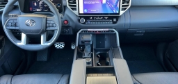 Toyota Sequoia Platinum 4WD (Natl) 2026