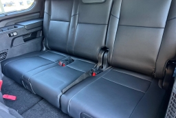 Toyota Sequoia Platinum 4WD (Natl) 2026