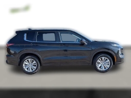 Mitsubishi Outlander ES FWD 2026