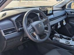 Mitsubishi Outlander ES FWD 2026