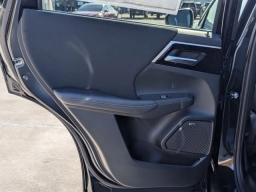 Mitsubishi Outlander ES FWD 2026