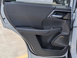Mitsubishi Outlander SE FWD 2026