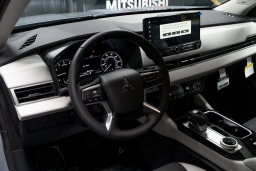 Mitsubishi Outlander SE FWD 2026