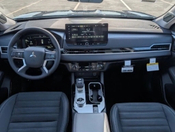 Mitsubishi Outlander SE FWD 2026