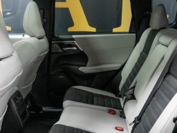 Mitsubishi Outlander SE FWD 2026