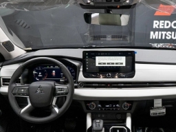 Mitsubishi Outlander SE FWD 2026