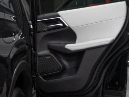Mitsubishi Outlander SE FWD 2026
