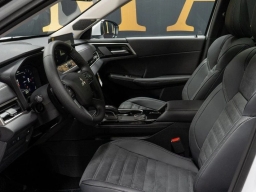 Mitsubishi Outlander SE FWD 2026