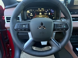 Mitsubishi Outlander SEL FWD 2026