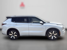 Mitsubishi Outlander SEL FWD 2026