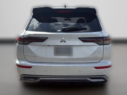 Mitsubishi Outlander SEL FWD 2026
